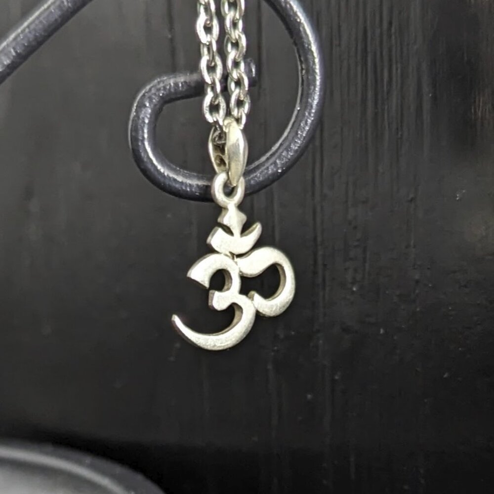 925 Sterling Silver Om necklace